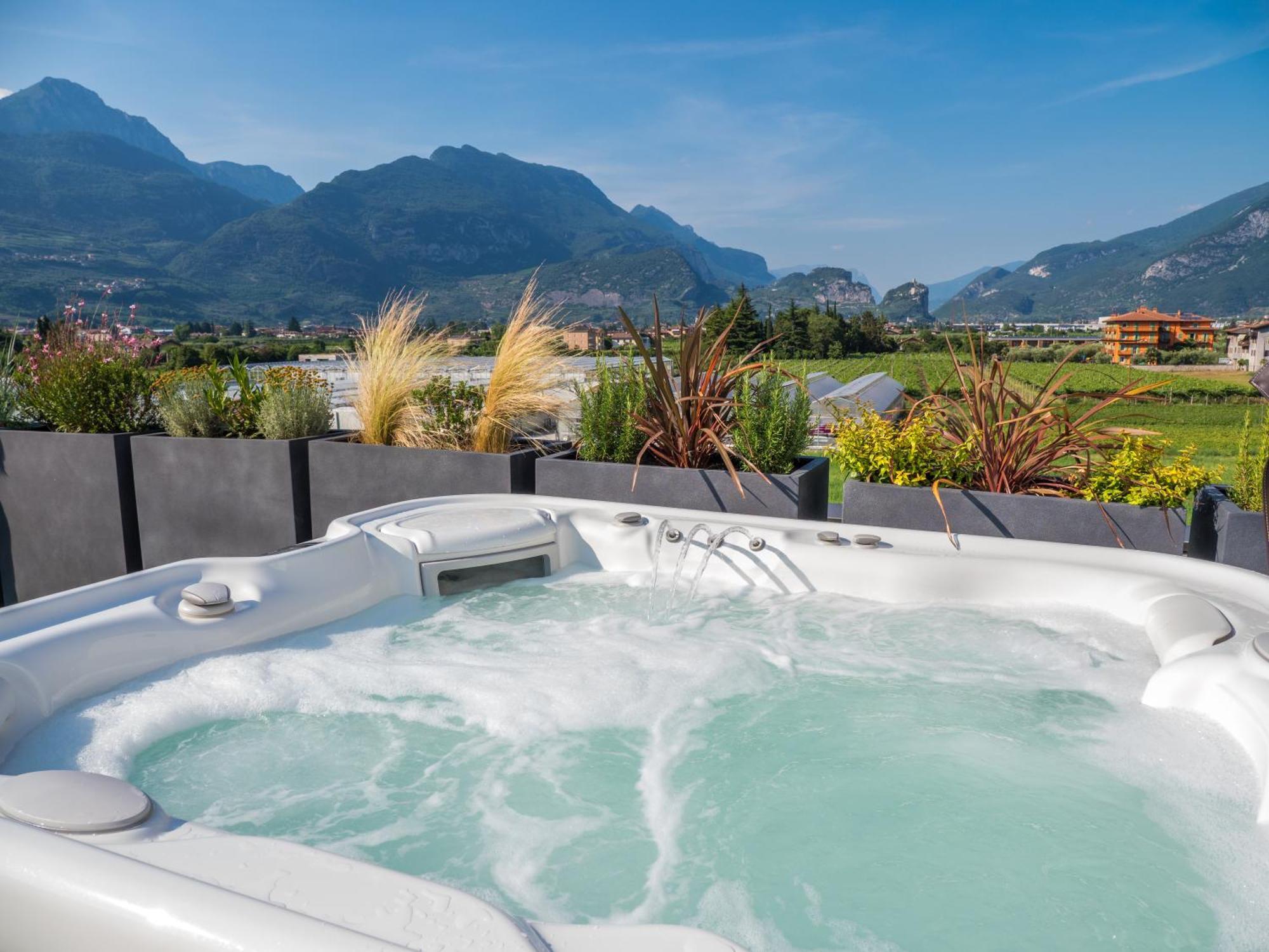 Maffei Apartments - Active Holidays Riva del Garda Extérieur photo